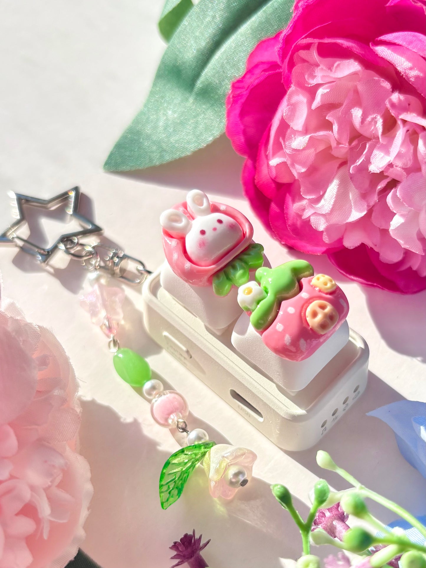 Mini Keyboard Page Turner | White Strawberry Bunny House 🐰