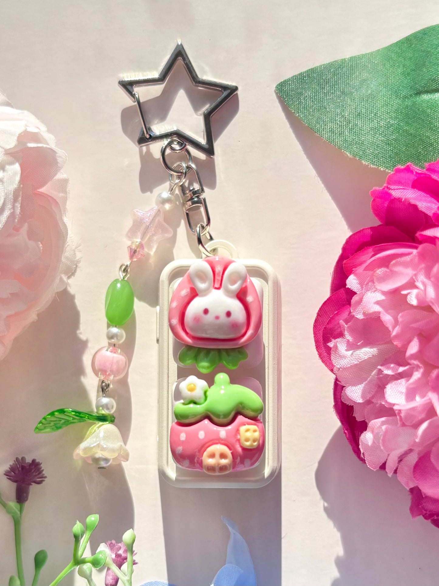 Mini Keyboard Page Turner | White Strawberry Bunny House 🐰