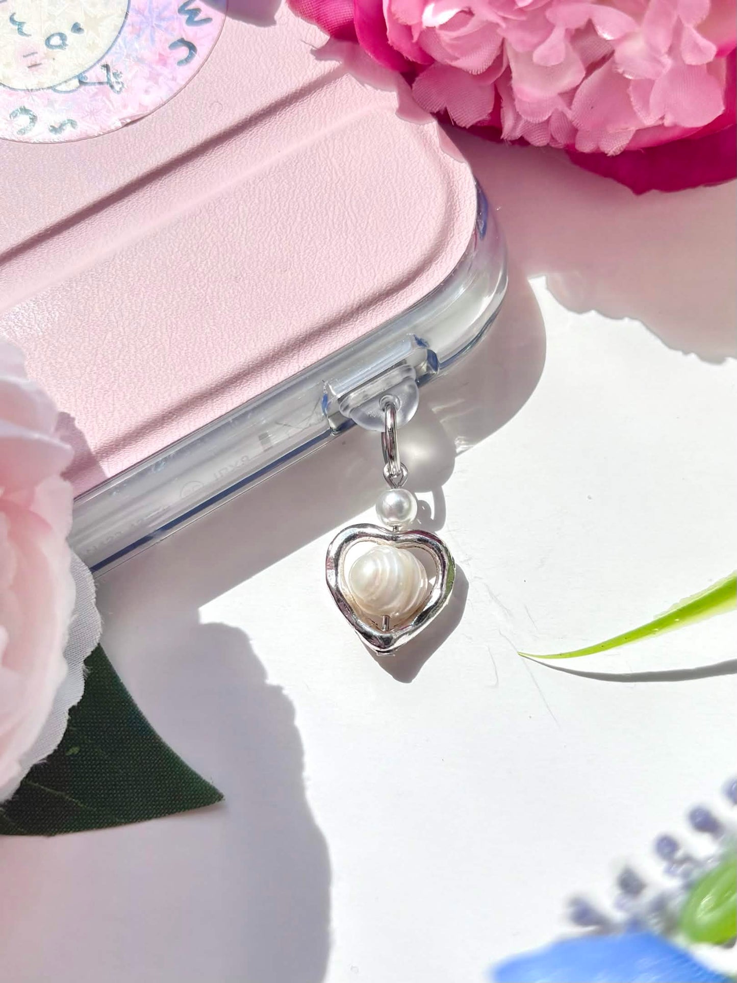 USB-C Dust Plug | Pearl Metal Heart